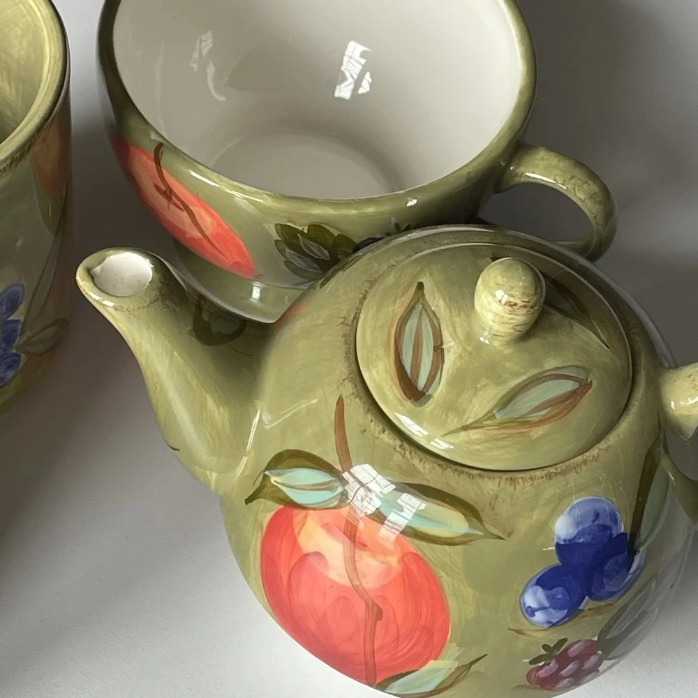Mesa International Tea Pot and Cups